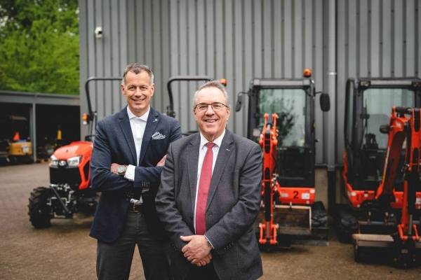 Nieuwe directeur Richard Vaessen en oud directeur en eigenaar George Frissen