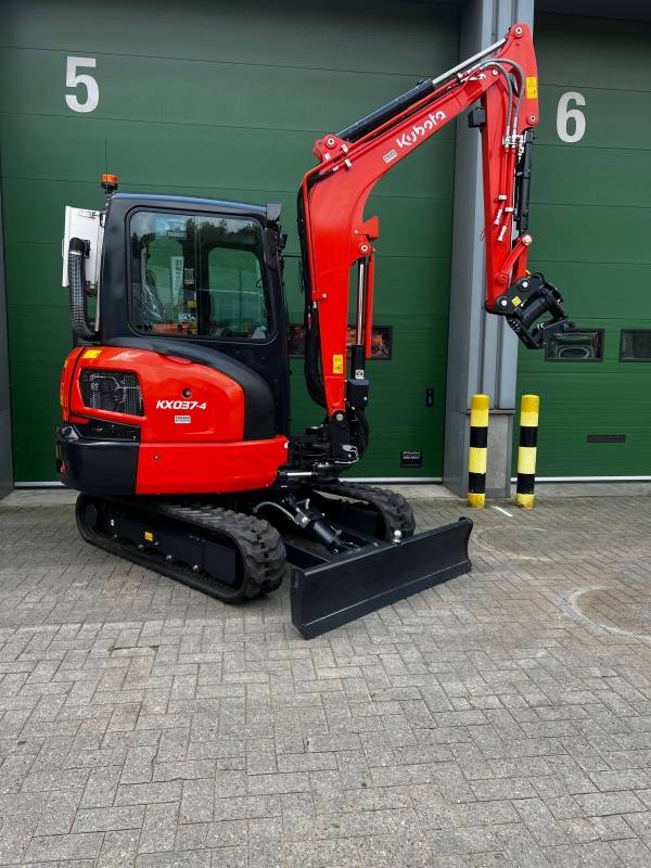 Kubota KX037-4