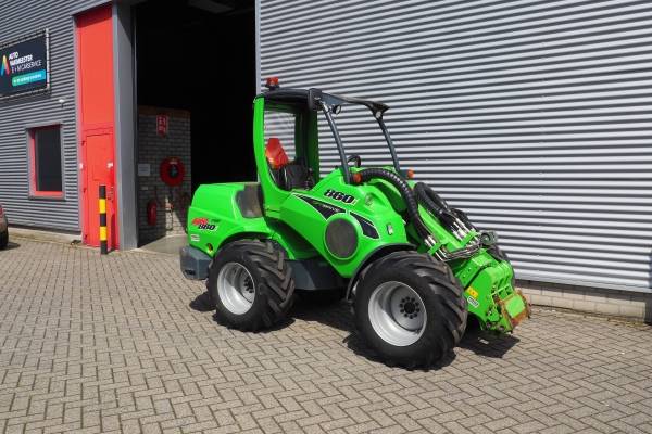 Avant 860i Farmer