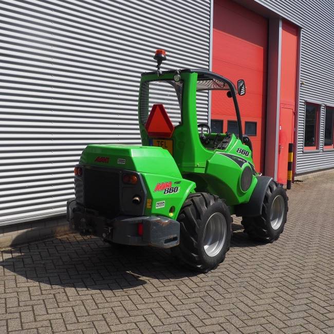 Avant 860i Farmer