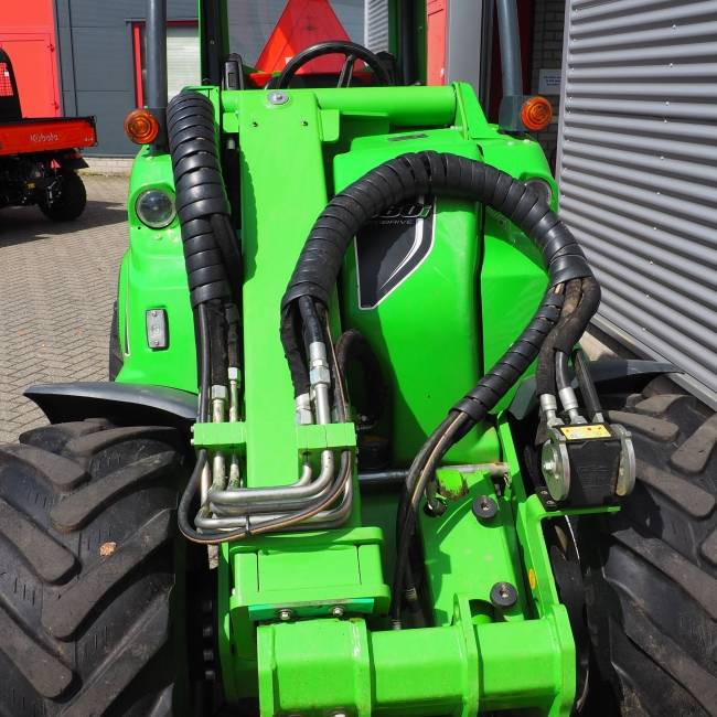 Avant 860i Farmer